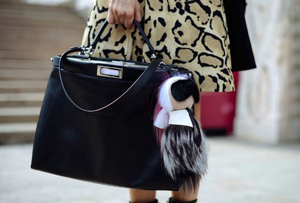 sejaautentica-charm-fendi-karlito