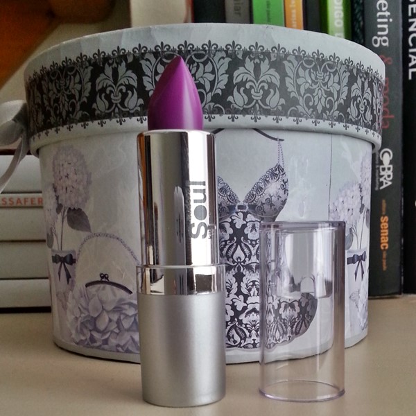 sejaautentica-batom-roxo-euforia-edurora-meu